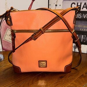 Dooney & Bourke Pebble Grain Crossbody EUC